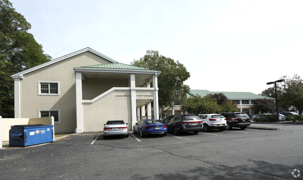 More Photos Of 17-36 Bridge St, Metuchen Office For Lease