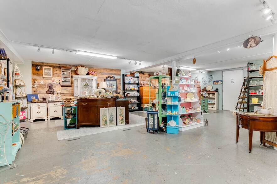 More Photos Of 114 S Woodland Blvd, Deland Storefront For Sale