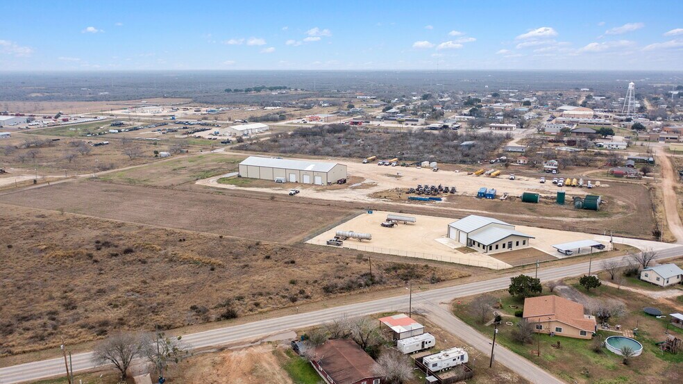 More Photos Of 200 N Yule Ave, Charlotte Office For Sale