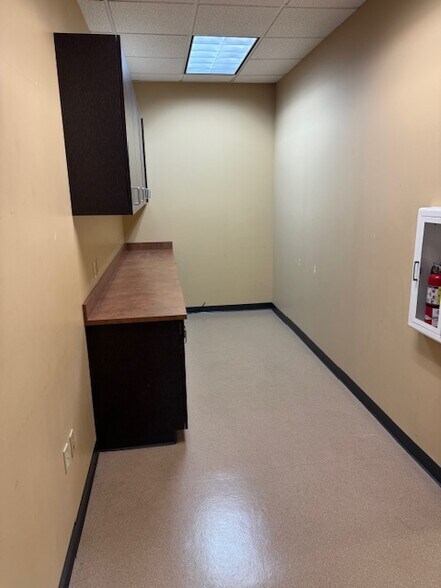 More Photos Of 825 S Center St, Tacoma Office For Lease