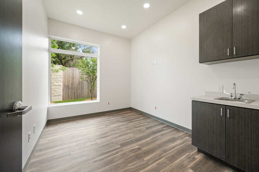 More Photos Of 1360 N Kimball Ave, Southlake Medical For Lease