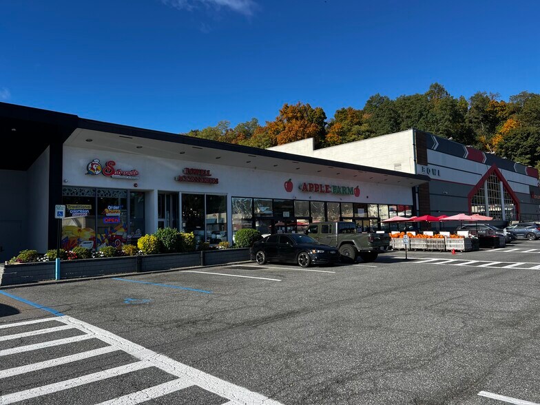 More Photos Of 31 Tarrytown Rd, White Plains General Retail For Lease