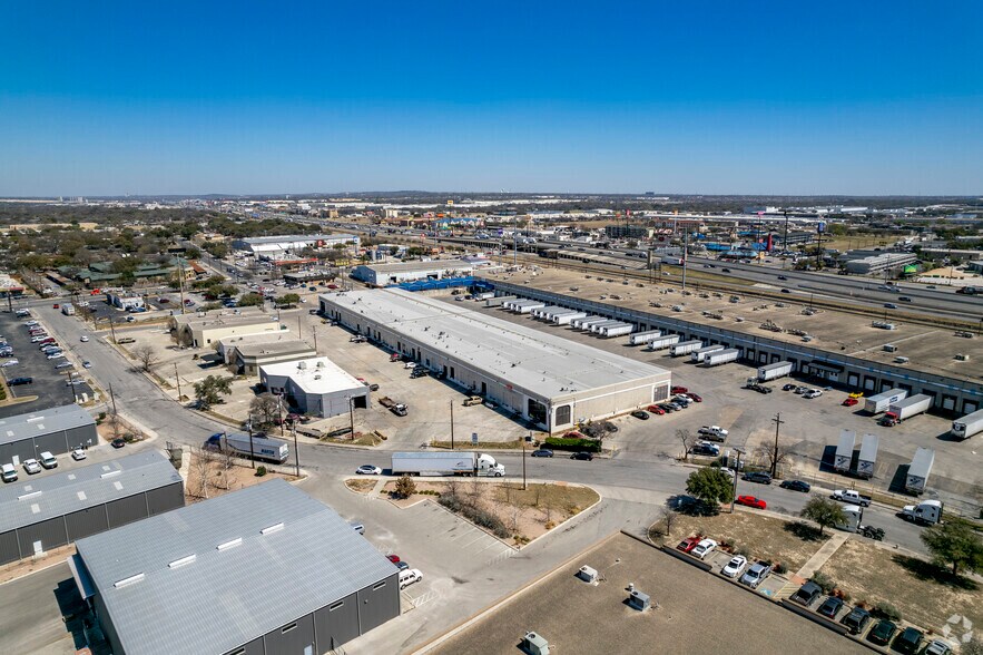 More Photos Of 5700-5730 Rittiman Plz, San Antonio Distribution For Lease