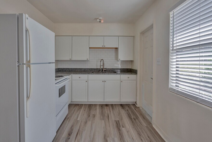 More Photos Of 1102 Sunset Point Rd, Clearwater Apartments For Sale