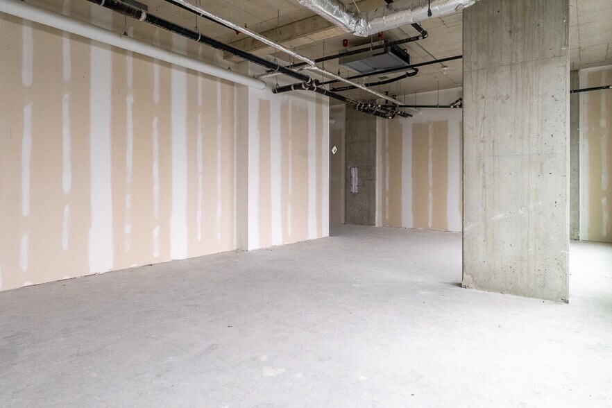 More Photos Of 600 Dixon Rd, Toronto Office For Sale