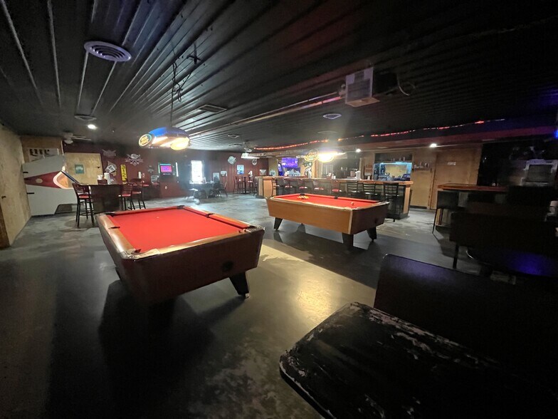 More Photos Of 219 Main St, Hale Flex For Sale