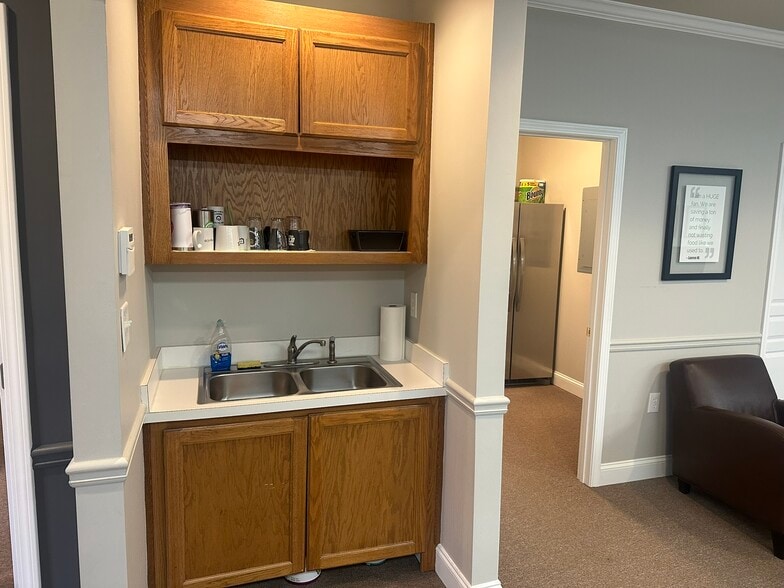 More Photos Of 5655 Lake Acworth Dr NW, Acworth Loft Creative Space For Lease