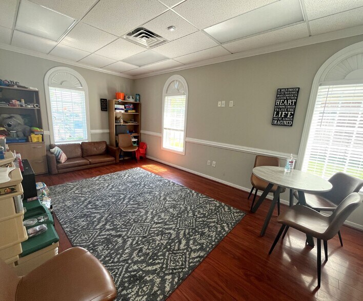 More Photos Of 1030 Old Bon Air Rd, Richmond Office For Sale