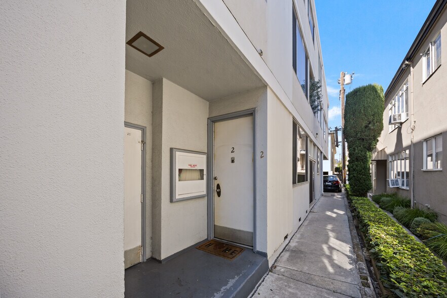 More Photos Of 329 S Rexford Dr, Beverly Hills Apartments For Sale