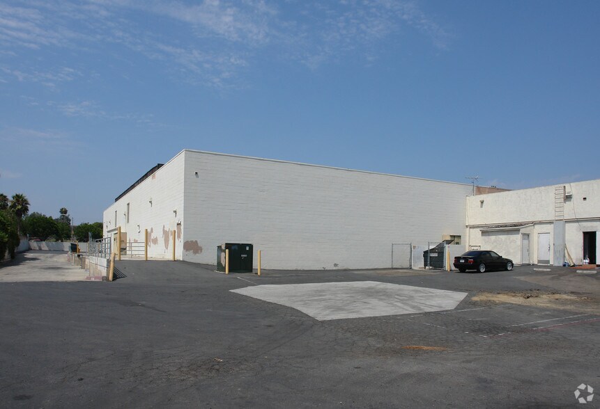 More Photos Of 1839 W Vista Way, Vista General Retail For Lease