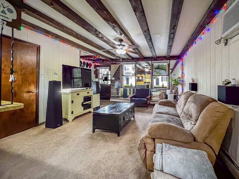 More Photos Of 100 W Maple Ave, Langhorne Restaurant For Sale