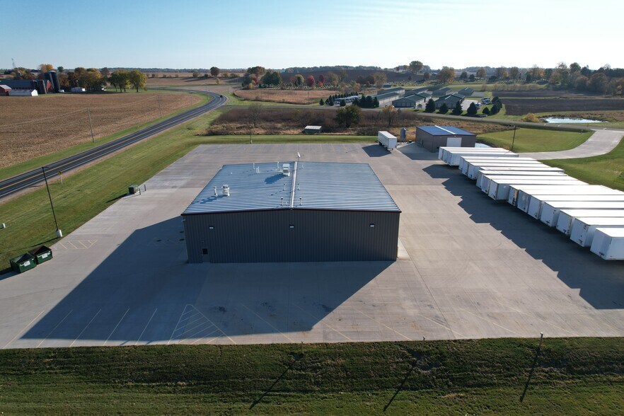 More Photos Of N643 Boulder Rd, Watertown Distribution For Sale