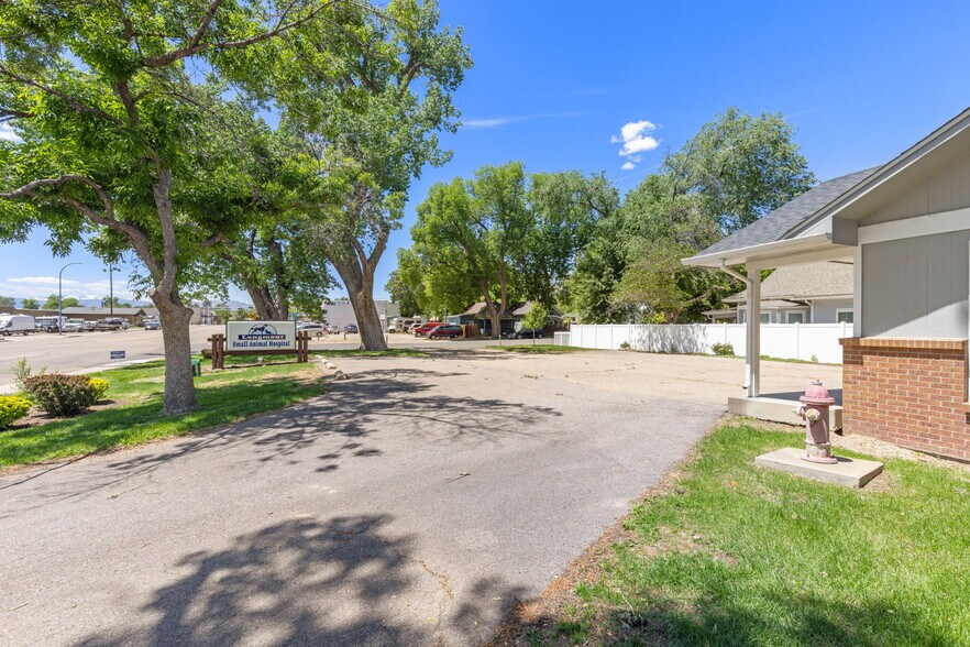 More Photos Of 20 3rd Ave, Longmont Medical For Sale