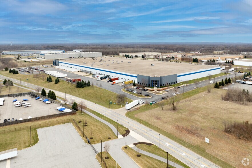 More Photos Of 6515 Ameriplex Dr, Portage Warehouse For Lease