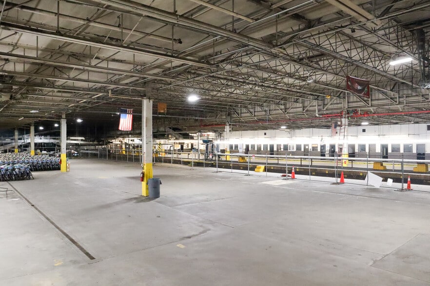 More Photos Of 49-10 27th St, Long Island City Warehouse For Lease