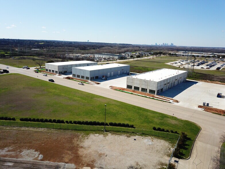 More Photos Of 1813 Handley Ederville Rd, Fort Worth Unknown For Lease