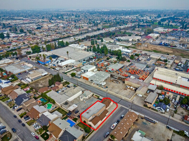 More Photos Of 17303 Roseton Ave, Artesia Warehouse For Lease