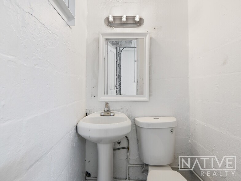 More Photos Of 825 NW 8th Ave, Fort Lauderdale Warehouse For Lease