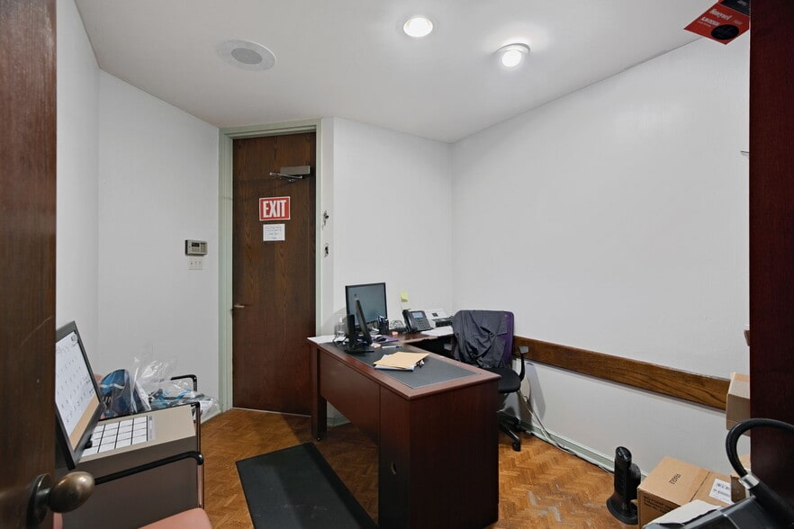 More Photos Of 11709 Old Ballas Rd, Saint Louis Medical For Sale