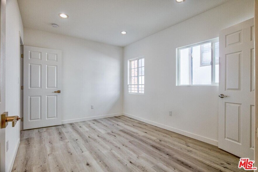 More Photos Of 158 N Edgemont St, Los Angeles Multifamily For Sale