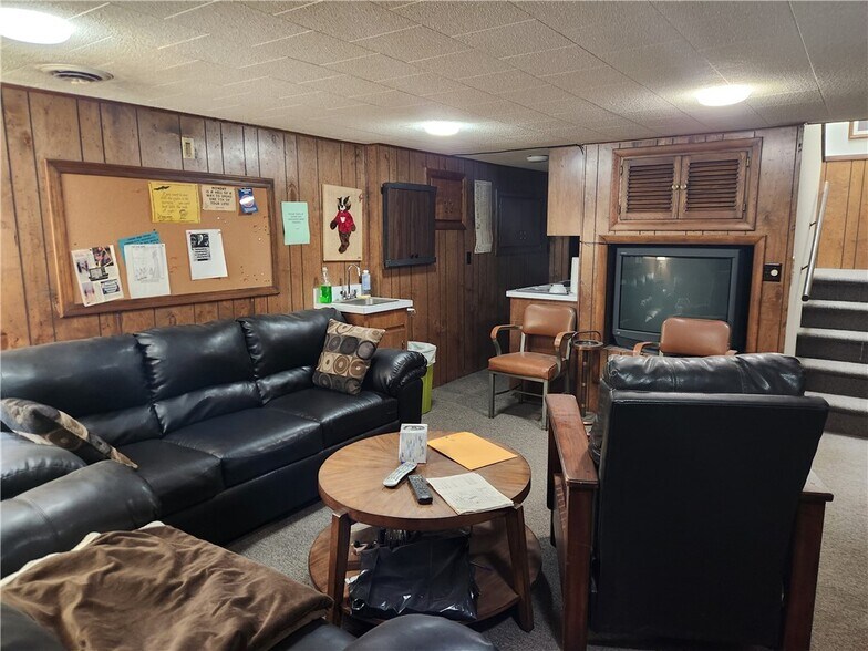 More Photos Of 104 Main St, Black River Falls Flex For Sale