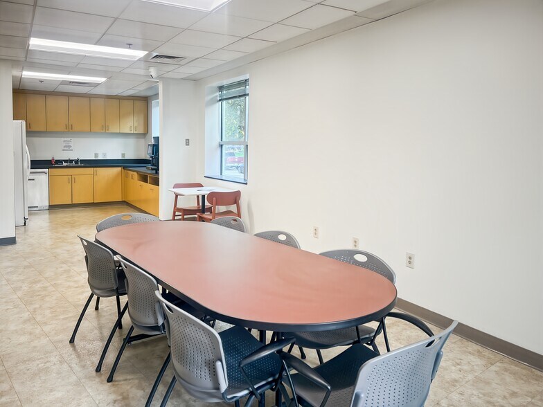 More Photos Of 400 Lydia St, Carnegie Coworking Space