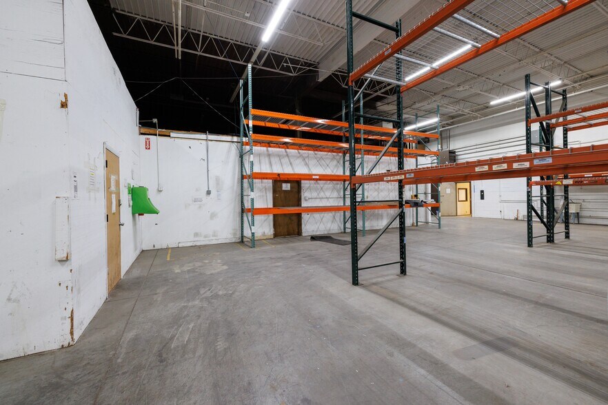 More Photos Of 29601-29607 Hall St, Solon Warehouse For Lease