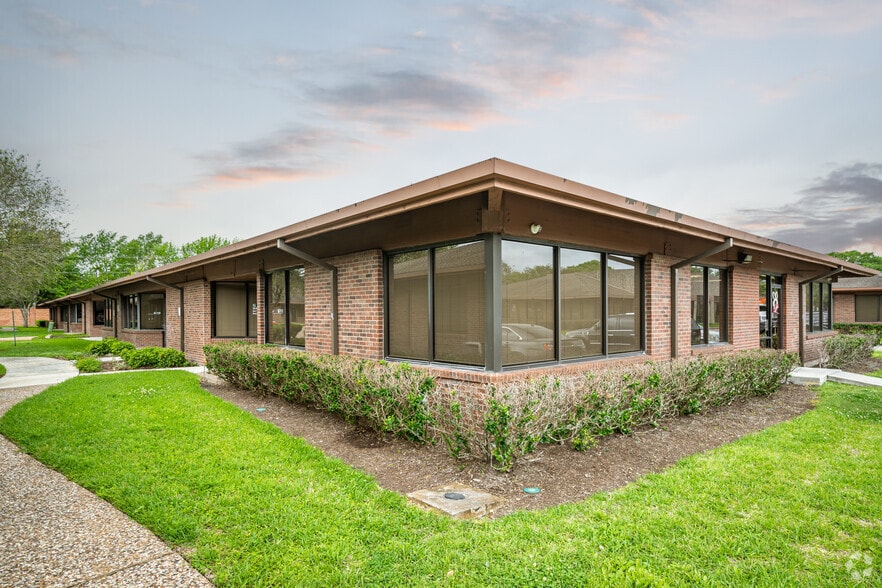 More Photos Of 11201 Richmond Ave, Houston Unknown For Lease