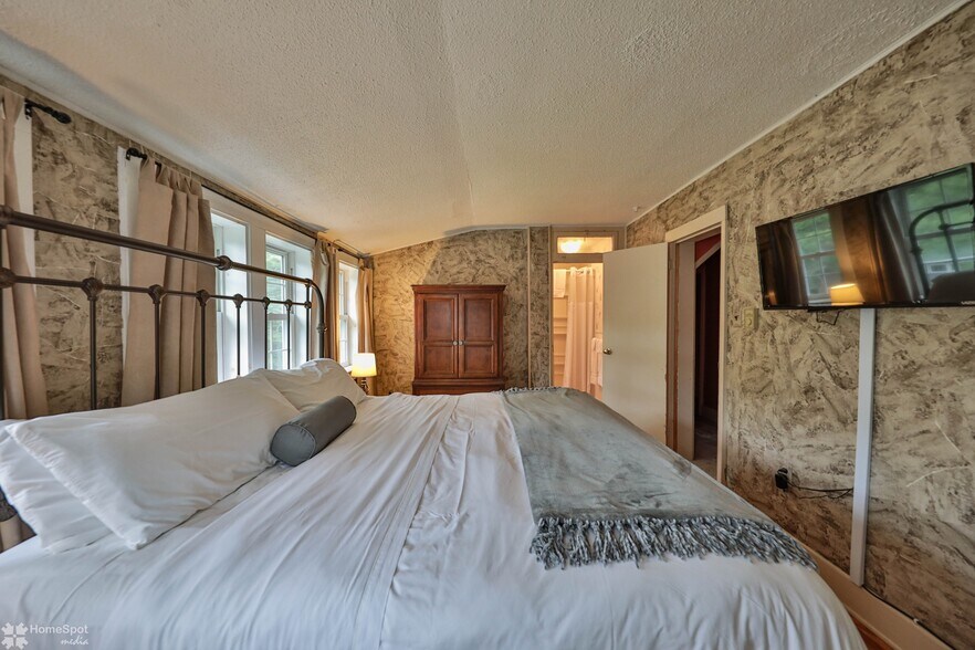 More Photos Of 2468 Route 390, Canadensis Hospitality For Sale