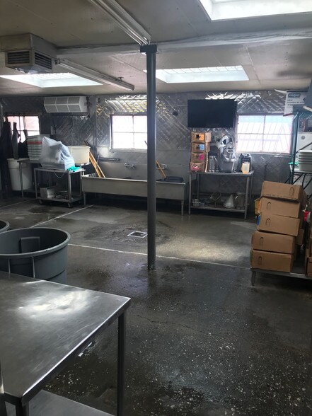 More Photos Of 5120 E Olympic Blvd, East Los Angeles General Retail For Sale