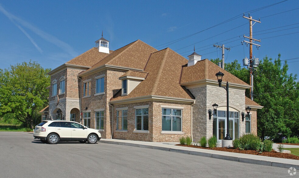 More Photos Of 11123-11137 N Wauwatosa Rd, Mequon Loft Creative Space For Lease
