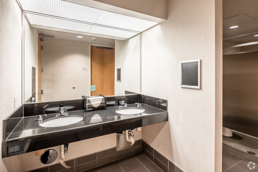 More Photos Of 1902 Wright Pl, Carlsbad Office For Lease