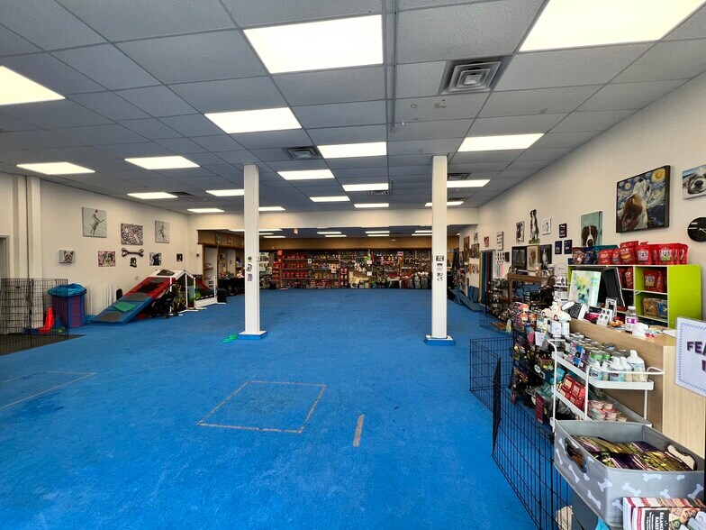 More Photos Of 42 Worcester St, Natick Freestanding For Lease