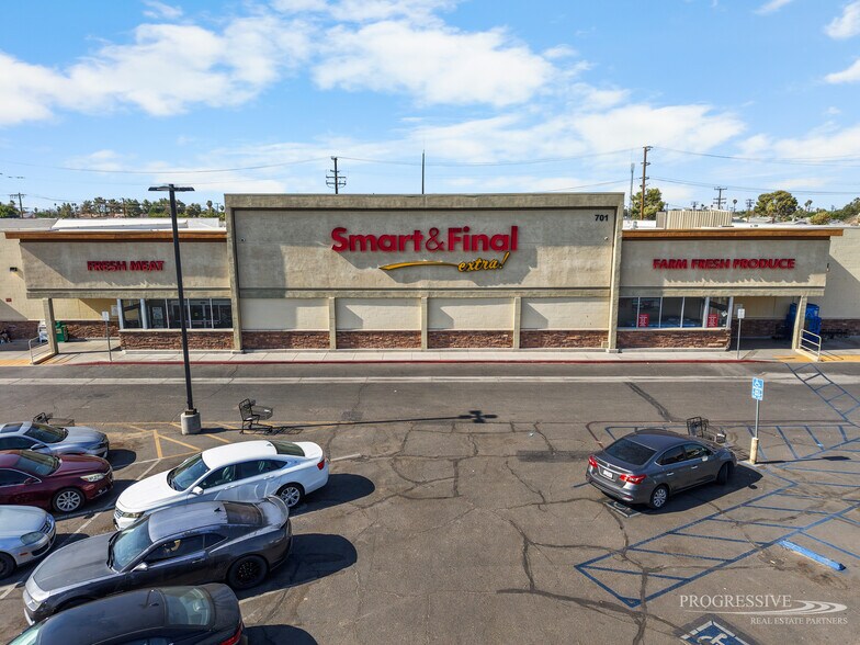 More Photos Of 601-751 E Hobson Way, Blythe Storefront For Sale