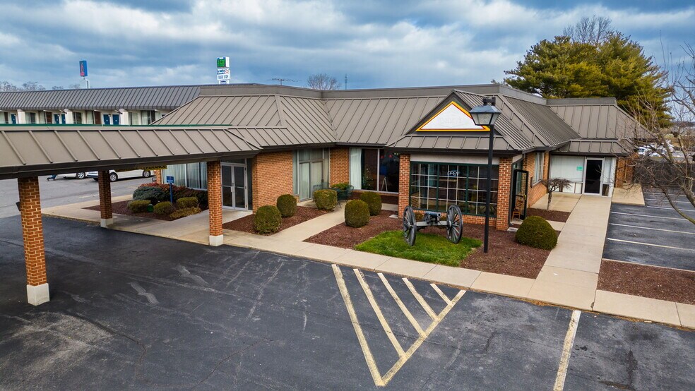 Primary Photo Of 250 Conicville Rd, Mount Jackson Hotel For Lease