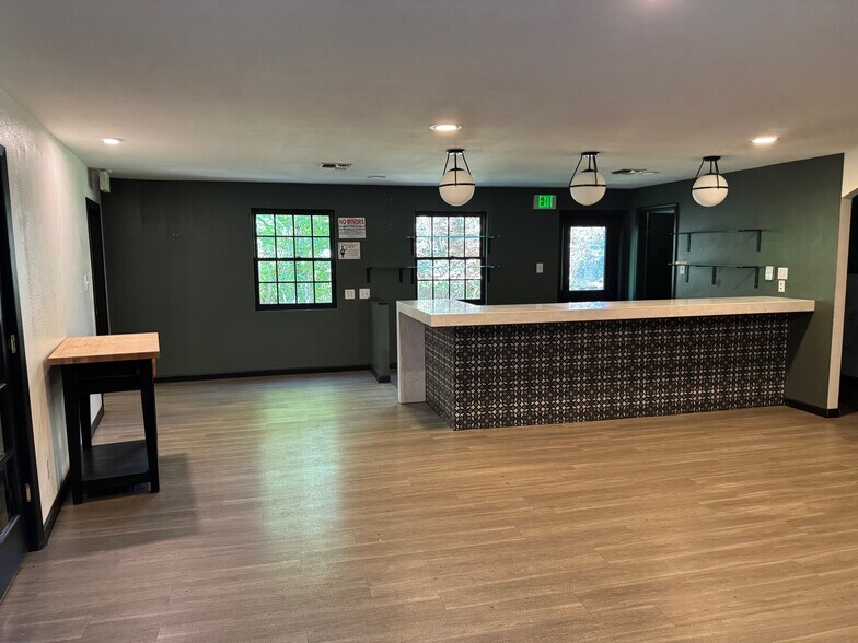 More Photos Of 1505 E Portland Rd, Newberg Restaurant For Lease