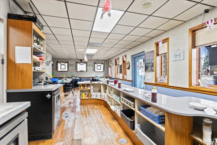 More Photos Of 6290 S Martin Rd, New Berlin Restaurant For Sale