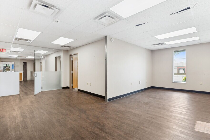 More Photos Of 6661 Huntley Rd, Columbus Warehouse For Sale