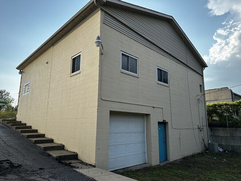 More Photos Of 8736 Swan Creek Rd, Newport Freestanding For Lease