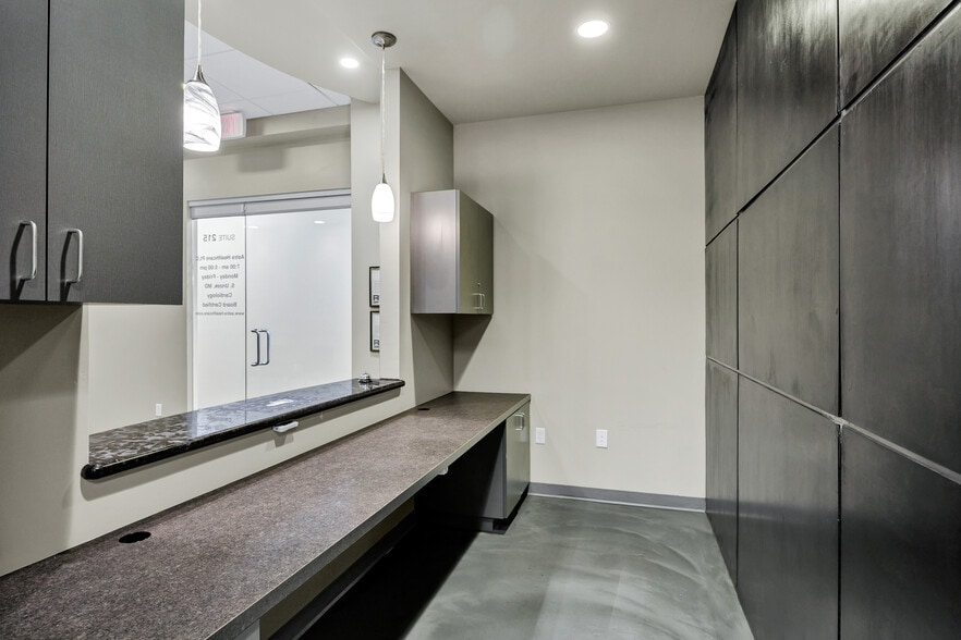 More Photos Of 7010 E Chauncey Ln, Phoenix Medical For Sale