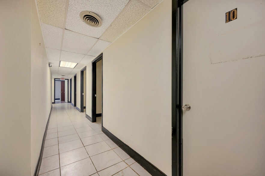 More Photos Of 2200 Evans Ave, Fort Worth Medical For Sale