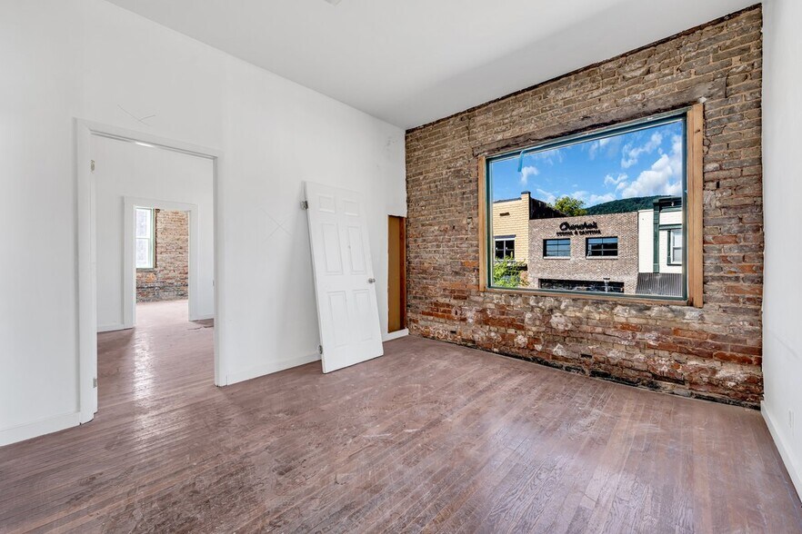 More Photos Of 227 Cedar Ave, South Pittsburg Freestanding For Sale