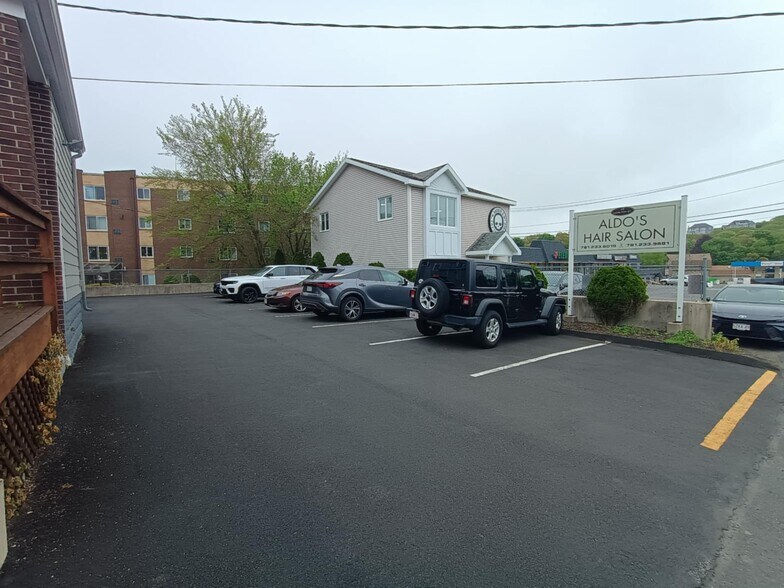 More Photos Of 25 Hamilton St, Saugus Storefront Retail Residential For Lease