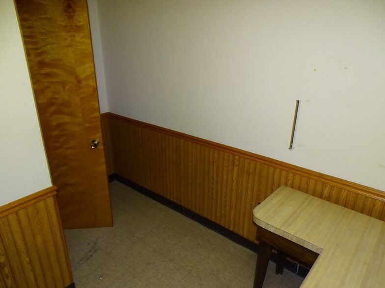 More Photos Of 519 Rock St, Shamokin Storefront Retail Residential For Sale