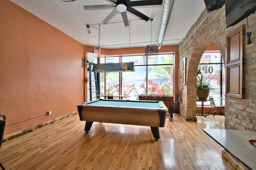 More Photos Of 3034-3040 W Montrose Ave, Chicago Apartments For Sale