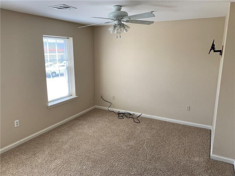 More Photos Of 108-118 E Blake St, Hinton Apartments For Sale