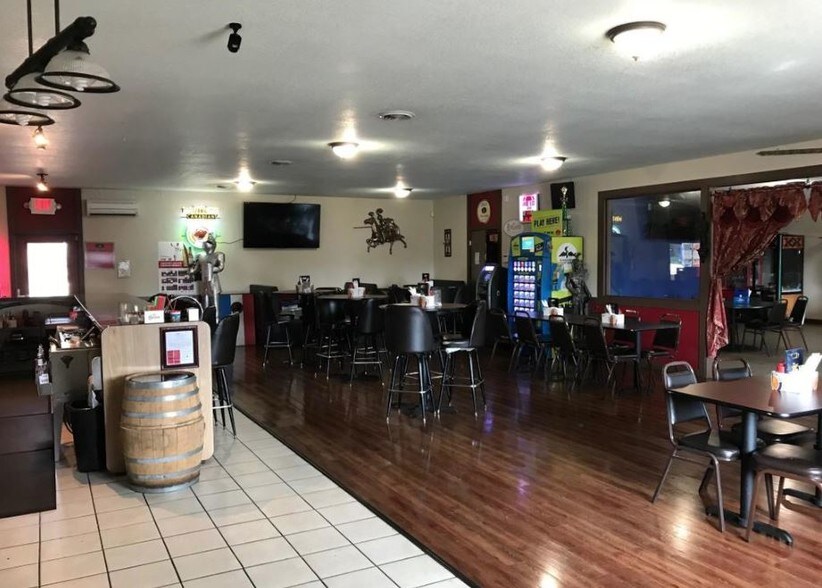 More Photos Of 201 E Nokomis St, Osakis Bar For Sale