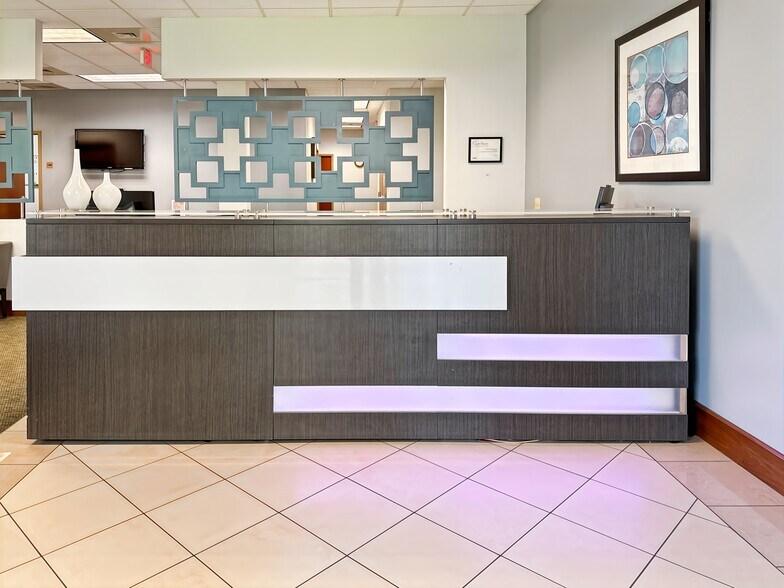 More Photos Of 950 S Pine Island Rd, Plantation Coworking Space