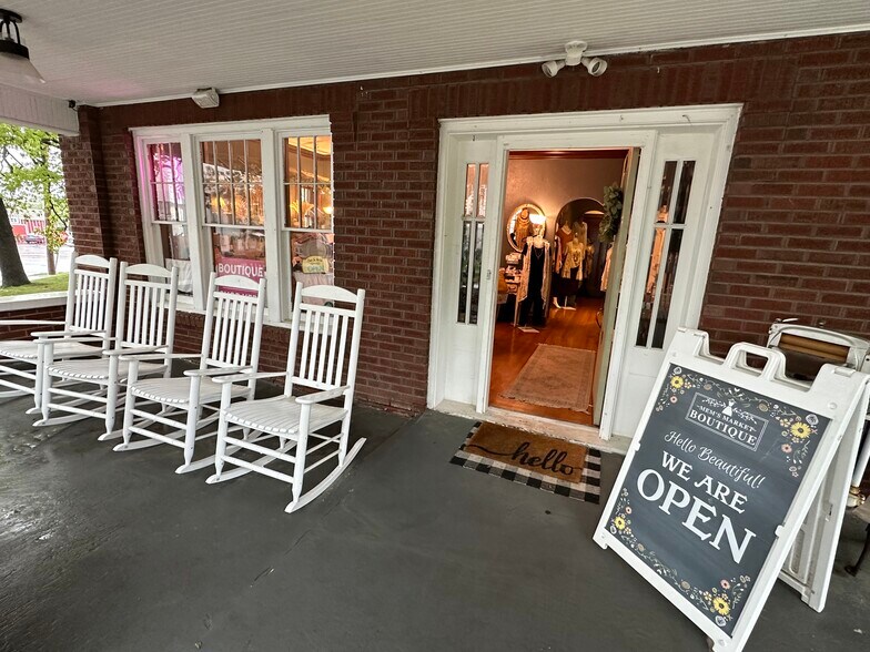 More Photos Of 9 Caulfield Ave, Camdenton Storefront Retail Office For Sale