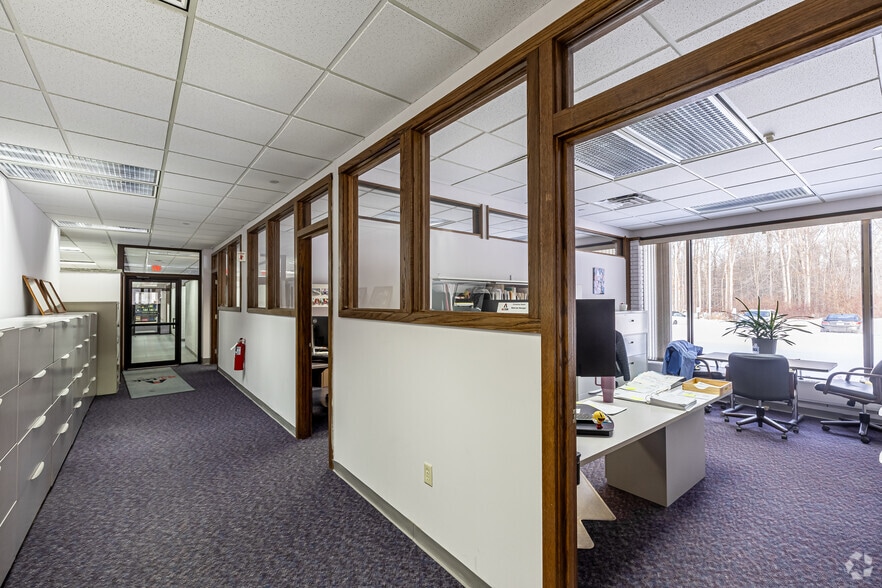 More Photos Of 150 Knotter Dr, Cheshire Manufacturing For Sale